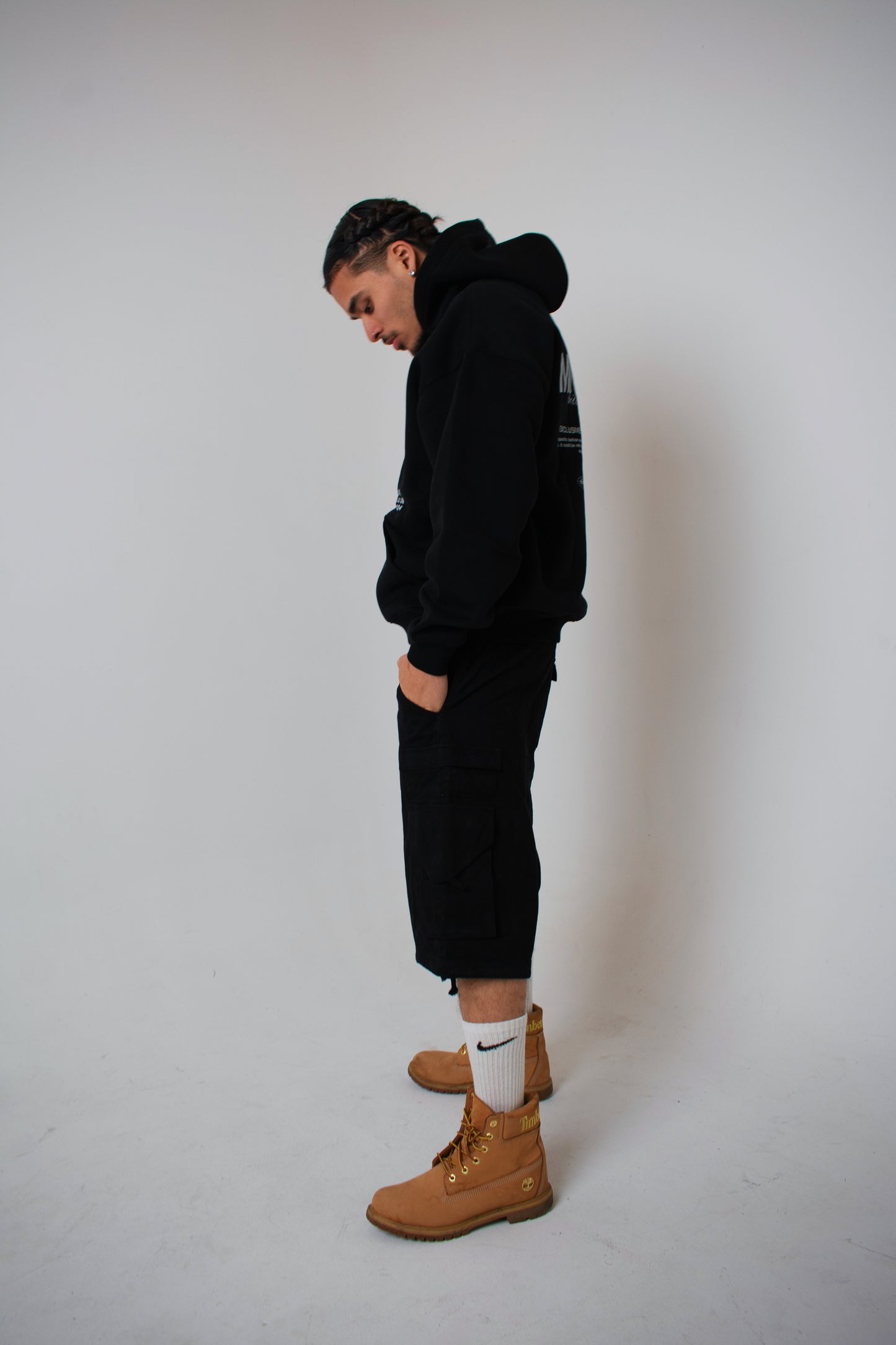 BLACK CARGO SHORTS